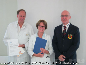 v.l.n.r.: Dr. med. Peter Behm, Dr. med. Margret Burget-Behm und Christian Duerringer, Vorsitzender der DLRG Bezirk Mittelbaden.