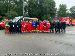 Wasserrettungszug 3 (inkl.Modul Vollautarkie) bei der Abfahrt nach Bayern